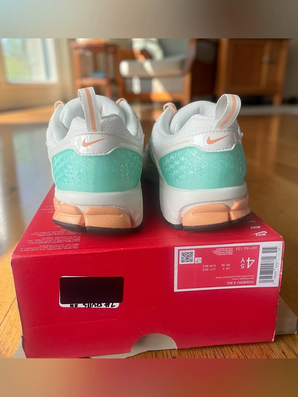 Nike Vomero 5 Big Kids Size 4.5 Y/ 6 Women Sail/Orange/Turquoise/Marrakesh NEW